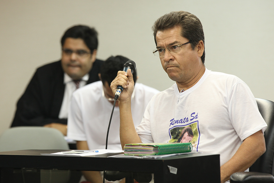 Pai da nutricionista levou diário da filha para a sessão. Foto: Anderson Moreira