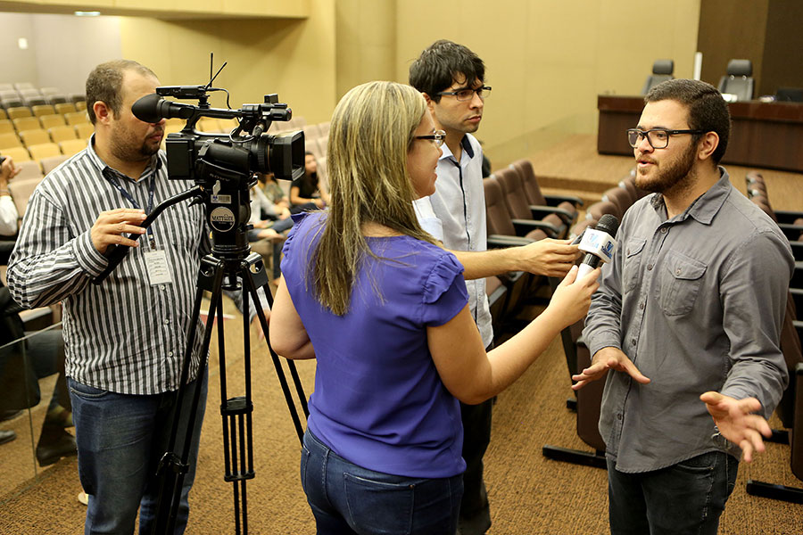 Estudante Victor Spinella fala para a Dicom.