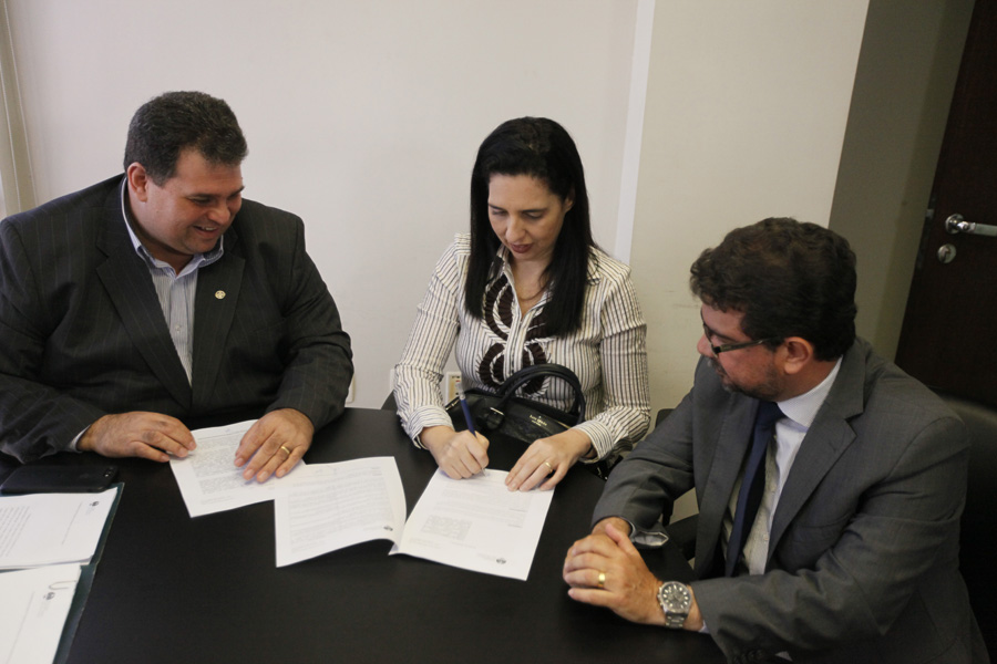 Prefeita Pauline Pereira.